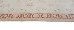 Corner detail of New Farahan rug showing border pattern and Wool pile