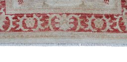 Corner detail of New Farahan rug showing border pattern and Wool pile