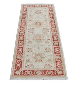 Surface texture of New Farahan rug with natural Wool and intricate pattern