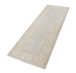 Corner detail of New Farahan rug showing border pattern and Wool pile