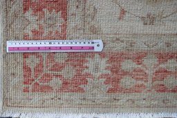 Central medallion detail of New Farahan rug from Pakistan
