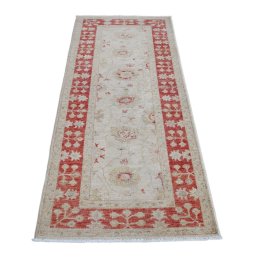 Surface texture of New Farahan rug with natural Wool and intricate pattern