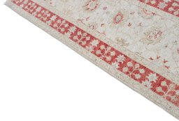 Backside of handmade New Farahan rug showing knot structure and weave density
