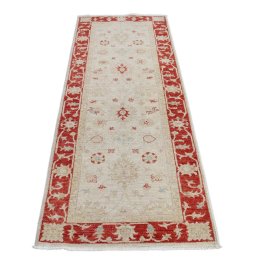 Surface texture of New Farahan rug with natural Wool and intricate pattern