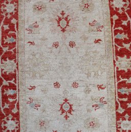 Central medallion detail of New Farahan rug from Pakistan