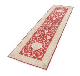 Corner detail of New Farahan rug showing border pattern and Wool pile