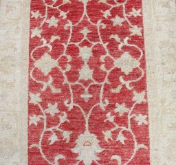 Central medallion detail of New Farahan rug from Pakistan