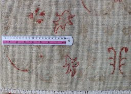 Central medallion detail of New Farahan rug from Pakistan