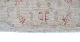 Corner detail of New Farahan rug showing border pattern and Wool pile
