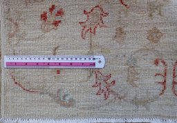 Central medallion detail of New Farahan rug from Pakistan