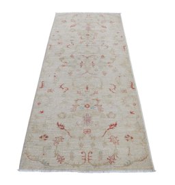 Surface texture of New Farahan rug with natural Wool and intricate pattern
