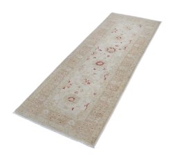 Corner detail of New Farahan rug showing border pattern and Wool pile