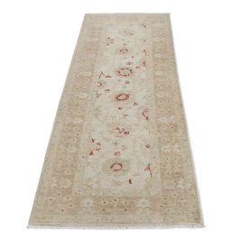 Surface texture of New Farahan rug with natural Wool and intricate pattern