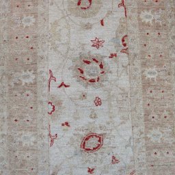 Central medallion detail of New Farahan rug from Pakistan
