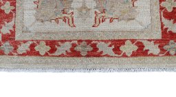 Corner detail of New Farahan rug showing border pattern and Wool pile