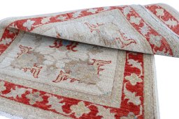 Surface texture of New Farahan rug with natural Wool and intricate pattern