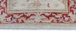 Corner detail of New Farahan rug showing border pattern and Wool pile
