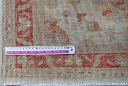 Central medallion detail of New Farahan rug from Pakistan