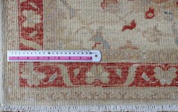 Central medallion detail of New Farahan rug from Pakistan