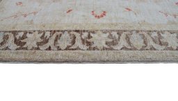 Close-up detail of New Farahan rug from Pakistan showing Wool weave