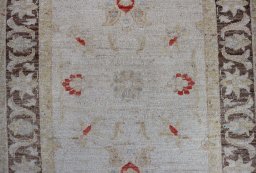 Central medallion detail of New Farahan rug from Pakistan