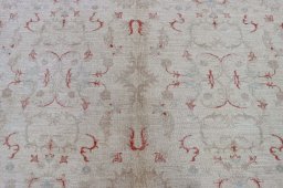 Central medallion detail of New Farahan rug from Pakistan