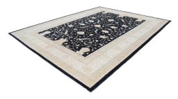 Corner detail of New Farahan rug showing border pattern and Wool pile