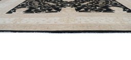 Corner detail of New Farahan rug showing border pattern and Wool pile