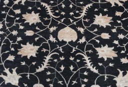 Central medallion detail of New Farahan rug from Pakistan