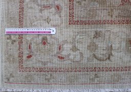 Central medallion detail of New Farahan rug from Pakistan