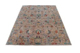 Surface texture of New Farahan rug with natural Wool and intricate pattern