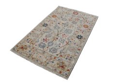 Corner detail of New Farahan rug showing border pattern and Wool pile