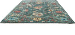 Corner detail of New Farahan rug showing border pattern and Wool pile