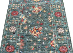 Close-up detail of New Farahan rug from Pakistan showing Wool weave