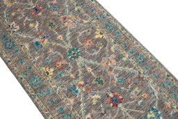 Central medallion detail of New Farahan rug from Pakistan