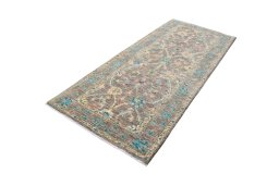 Corner detail of New Farahan rug showing border pattern and Wool pile