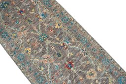 Central medallion detail of New Farahan rug from Pakistan