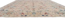 Corner detail of New Farahan rug showing border pattern and Wool pile