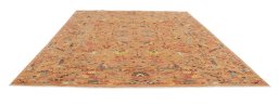 Surface texture of New Farahan rug with natural Wool and intricate pattern