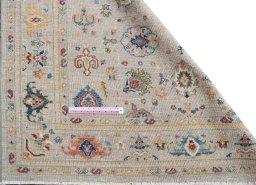 Central medallion detail of New Farahan rug from Pakistan