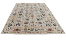 Surface texture of New Farahan rug with natural Wool and intricate pattern