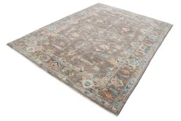 Corner detail of New Farahan rug showing border pattern and Wool pile