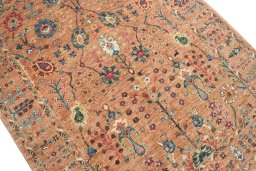 Central medallion detail of New Farahan rug from Pakistan