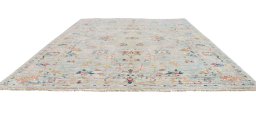 Corner detail of New Farahan rug showing border pattern and Wool pile