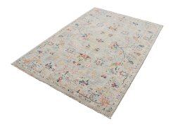 Corner detail of New Farahan rug showing border pattern and Wool pile