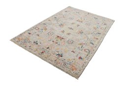Corner detail of New Farahan rug showing border pattern and Wool pile