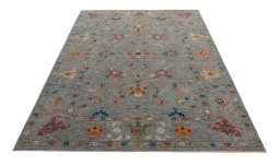 Surface texture of New Farahan rug with natural Wool and intricate pattern