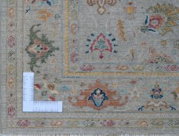Corner detail of New Farahan rug showing border pattern and Wool pile