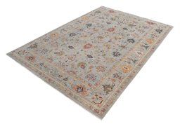 Corner detail of New Farahan rug showing border pattern and Wool pile