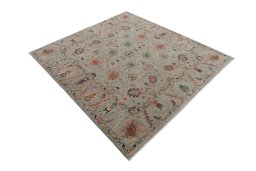 Corner detail of New Farahan rug showing border pattern and Wool pile